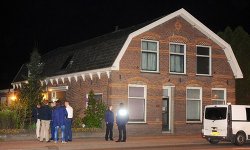 <h2><a href="http://district8.net/23-mei-woningoverval-rijnsburgerweg-politie-zoekt-getuigen.html">23 mei Woningoverval Rijnsburgerweg, politie zoekt getuigen<a href='http://district8.net/23-mei-woningoverval-rijnsburgerweg-politie-zoekt-getuigen.html#comments' class='comments-small'>(0)</a></a></h2>

Oegstgeest - De politie onderzoekt een overval in een woning aan de Rijnsburgerweg in Oegstgeest, vlakbij de rotonde met de Floralaan in Rijnsburg, in de nacht van woensdag 22 op