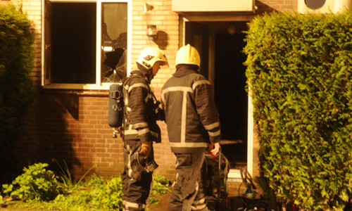 <h2><a href="http://district8.net/22-mei-brand-in-woning-sassenheim.html">22 mei Brand in woning Sassenheim<a href='http://district8.net/22-mei-brand-in-woning-sassenheim.html#comments' class='comments-small'>(0)</a></a></h2>

Sassenheim -In de nacht van woensdag op donderdag 22 mei is er brand geweest in een woning aan de&nbsp;C.j.Speelmanstraat in Sassenheim door de brand moesten 2 bewoners naar het ziekenhuis
