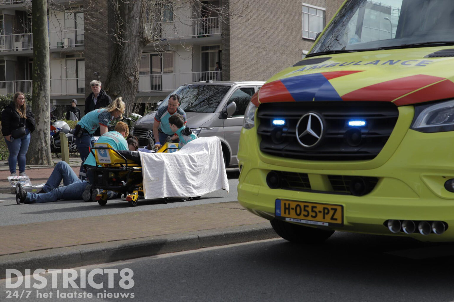 Vader En Kind Ernstig Gewond Bij Aanrijding Met Motor Leyweg Den Haag