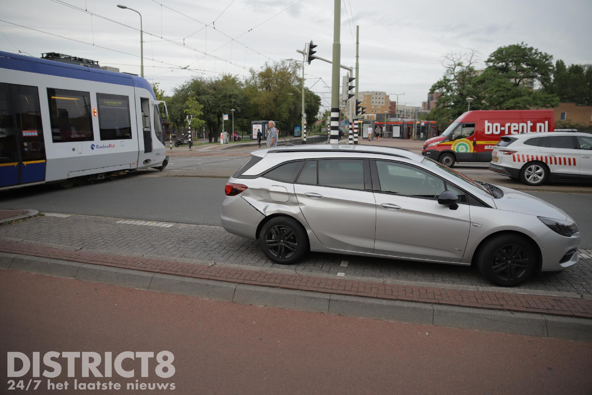 Tramverkeer Gestremd Na Aanrijding Tussen Tram En Auto Fruitweg Den