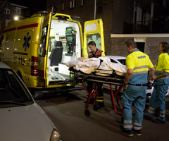 23 juli Brandweer assisteert ambulancedienst met grote kraan Prins Mauritsstraat Delft 23 juli Brandweer assisteert ambulancedienst met grote kraan Prins Mauritsstraat Delft