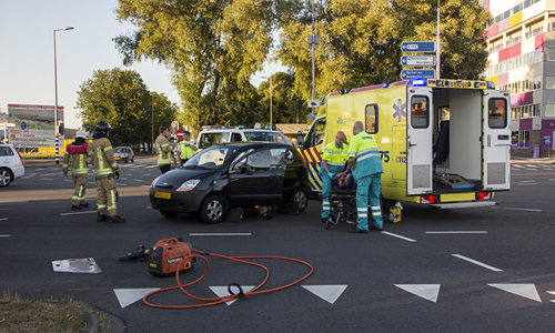 1 Juli Aanrijding Tussen Twee Auto S Matlingeweg Rotterdam District8 Net