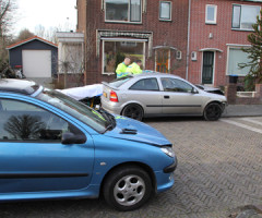 5 maart Aanrijding tussen meerdere auto Schiedam 5 maart Aanrijding tussen meerdere auto Schiedam