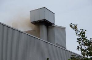 Grote brand in Haagse Asfaltcentrale Zonweg Den Haag