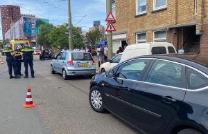 Schade bij aanrijding tussen twee voertuigen Laakkade Den Haag