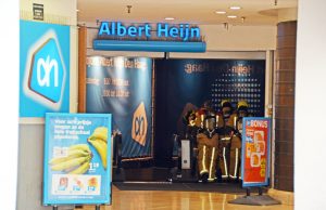 Monteur gewond bij vrijkomen bijtende stof Grote Marktstraat Den Haag