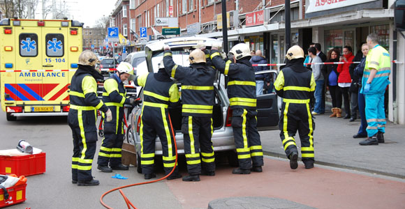 Forse schade na aanrijding Jan Coenenweg Leidschendam