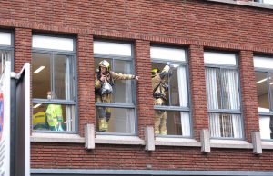 Gewonden bij steekpartij in Albert Heijn Grote Marktstraat Den Haag
