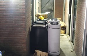 Politie vindt drugs gerelateerd materiaal in berging op Palestrinaweg Den Haag