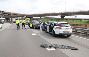 Gewonde na kop-staart aanrijding met vier voertuigen Prins Clausplein Den Haag