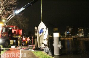 Grote zoekactie door de brandweer na zinken van plezierjacht Vlietweg Leidschendam