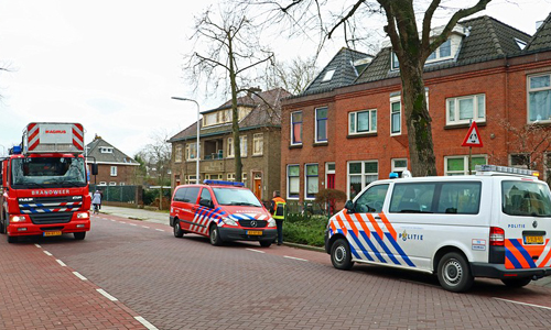 31 januari Brandweer blust grote fles met acetyleen Warmoezierskade Gouda