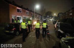 Politie bekogeld met vuurwerk en verricht aanhouding Kievitlaan Honselersdijk