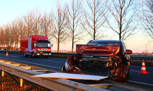 21 januari Veel schade na aanrijding tussen twee voertuigen A20 Moordrecht