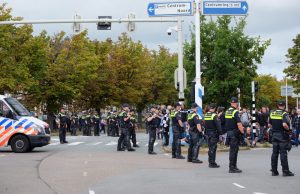 Grote politie inzet bij demonstratie tegen coronamaatregelen Den Haag