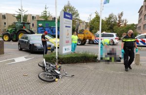 Brommerrijder gewond na aanrijding met auto Dorpskade Wateringen