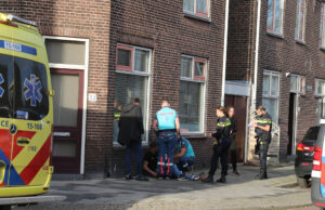 Man in arm gestoken op nieuwjaarsdag Vondelstraat Delft