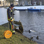 Brandweer zoekt naar telefoon (video update)