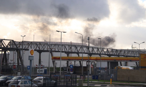 28 december Grote brand in opslagtank bij de Shell Vondelingenweg Pernis