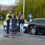 Kop-staartaanrijding met drie auto’s Voorschoterweg Leiden