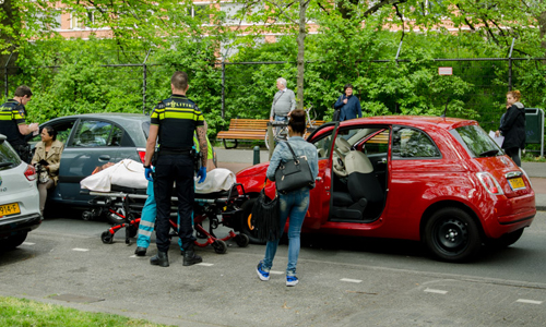 15 mei Gewonde bij kop-staartbotsing De La Reyweg Den Haag