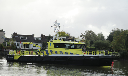 16-10-02-prio-1-gwo-voertuig-te-water-veerstraat-gouderak-21