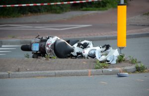 Scooterrijder aangereden door vluchtauto Laan van Nieuw Oost Indie Den Haag