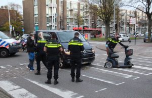 Opzittende scootmobiel licht gewond na aanrijding met busje Meppelweg Den Haag