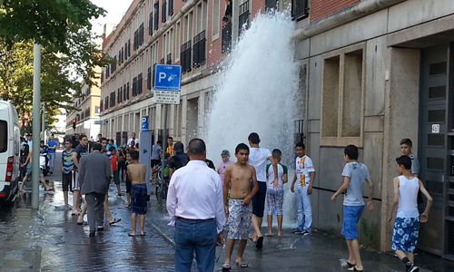 22 juli Stoep verzakt door opengedraaide brandkraan Den Haag