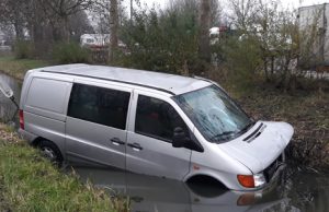 29 december Busje raakt te water Gaagweg Schipluiden