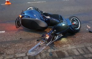 Scooterrijder gewond na aanrijding met auto Nieuwstraat Leidschendam