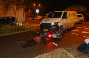 Schade na ongeval tussen scooter en busje Zeestraat ‘s-Gravenzande
