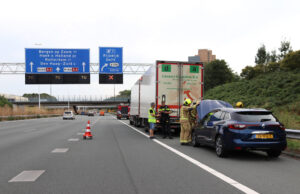 Meerdere inzittenden lichtgewond bij aanrijding met vrachtwagen A4 Rijswijk