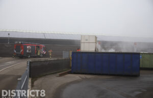 Perscontainer vol afval in brand bij afvalbrengstation De Werf Den Haag