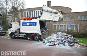 Fietsaccu vat vlam en veroorzaakt brand in vuilniswagen Lonnekerstraat Den Haag