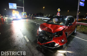 Opnieuw aanrijding op berucht punt, veel schade Kruithuisplein / N470 Delft