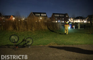 Brandweer uitgerukt voor kinderfiets bij sloot Zilverreigerdreef Pijnacker