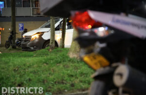 Busje botst achterop scooter Voorhofdreef Delft