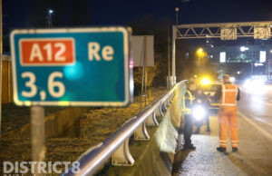 Verdwaalde bezorgscooter stilgezet op de snelweg A12 Den Haag