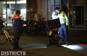 Fietser gewond na aanrijding met bezorgscooter Papsouwselaan Delft