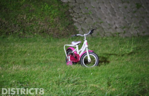 Hulpdiensten rukken uit voor kinderfiets langs het water De Snelbinder Naaldwijk