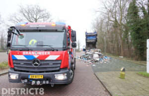 Brand in vuilniswagen, brandweer rukt met spoed uit Hoogwerf Naaldwijk