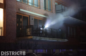 Zeer grote brand in wooncomplex; bewoners gered van balkon Adigestroom Zoetermeer