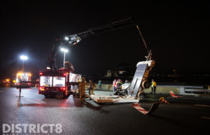 62-jarige automobilist overleden na botsing met pijlwagen A4 Den Haag