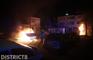 Twee bestelbussen uitgebrand na harde knal Seringenhove Kwintsheul
