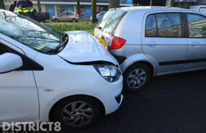 Meerdere gewonden bij kop-staart aanrijding Volendamlaan Den Haag