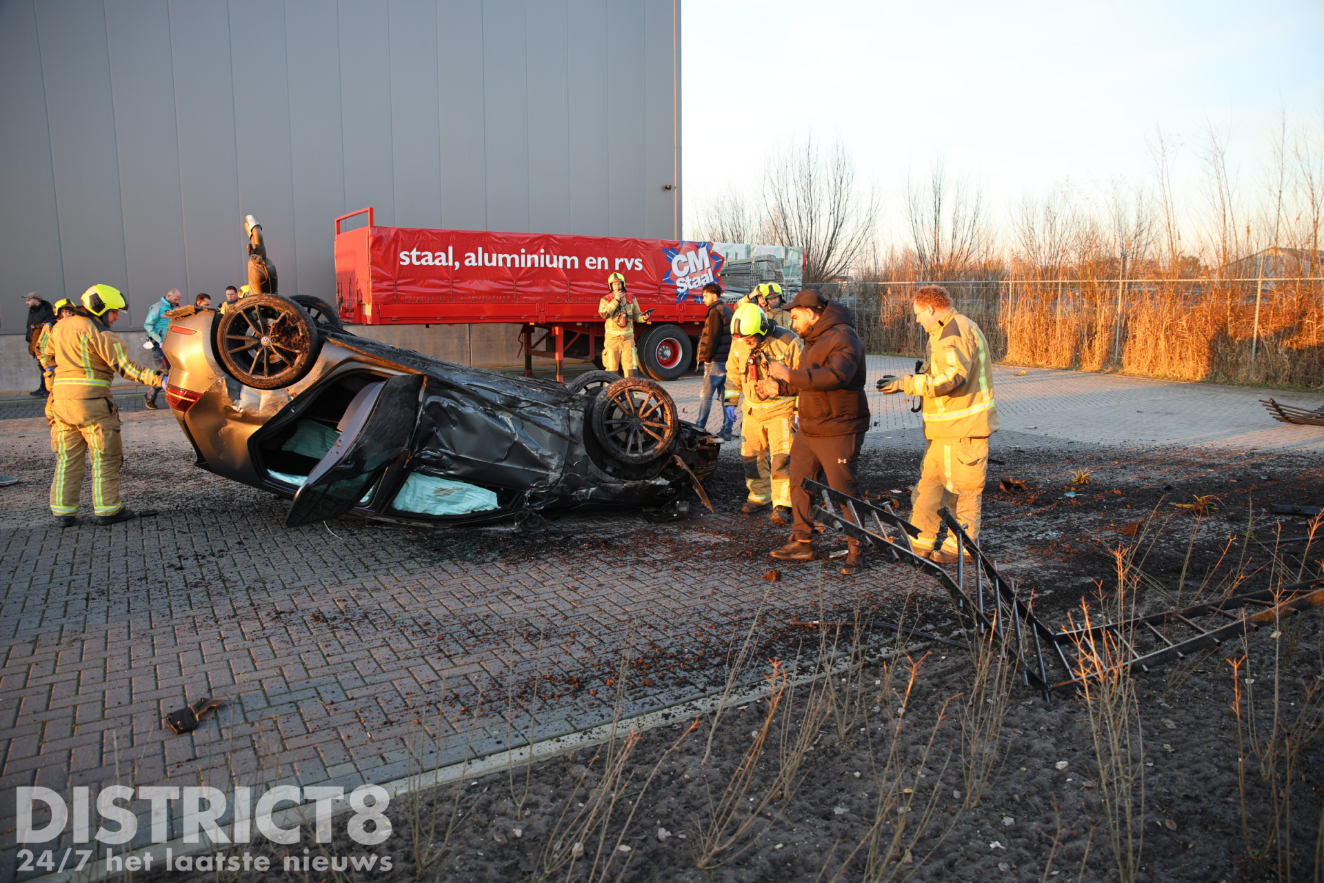 Havoc after one -sided accident; Co -driver seriously injured Sionsdreef Den Hoorn