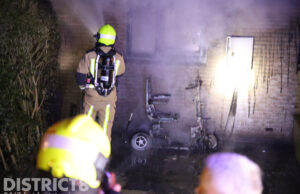 Scootmobiel tegen woning vliegt in brand; fikse schade als gevolg Dr. C. Hofstede de Grooterf Den Haag