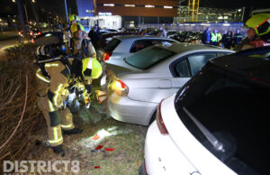 Auto vol rook door kortsluiting Laan van Ruyven Delfgauw