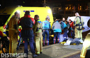 Hulpdiensten redden man uit haven Dr Lelykade Den Haag